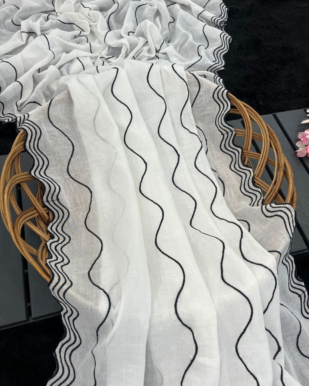 Dyeable Cotton Mulmul White Dupatta - Maahi Adaa