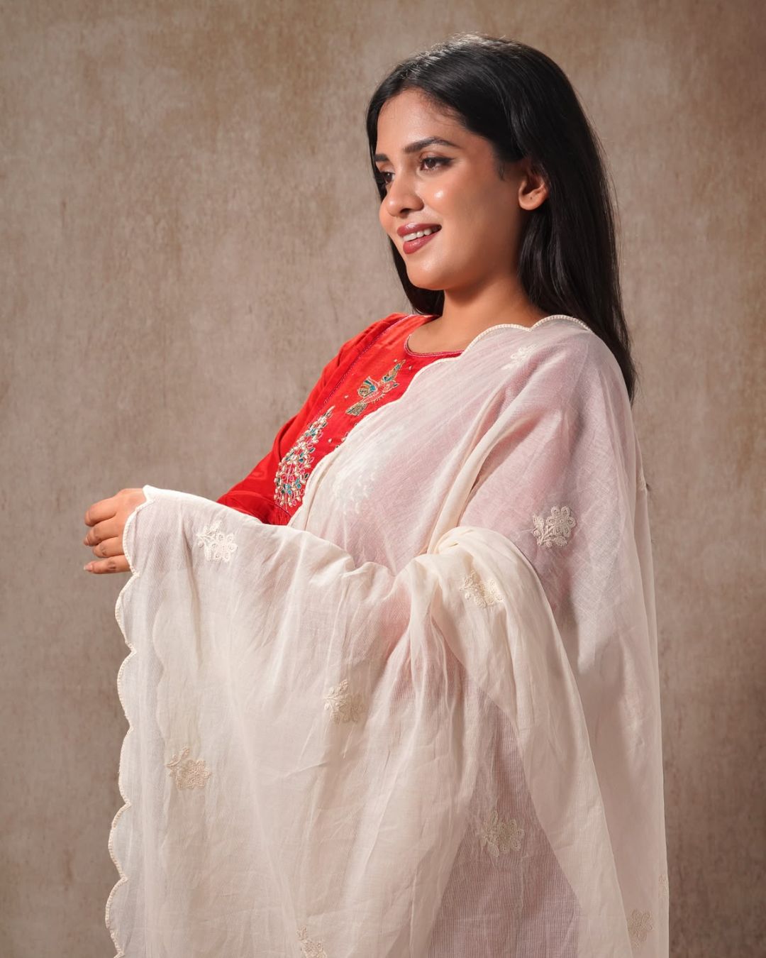 Dyeable Cotton Mulmul Dupatta - Khaas Pankh