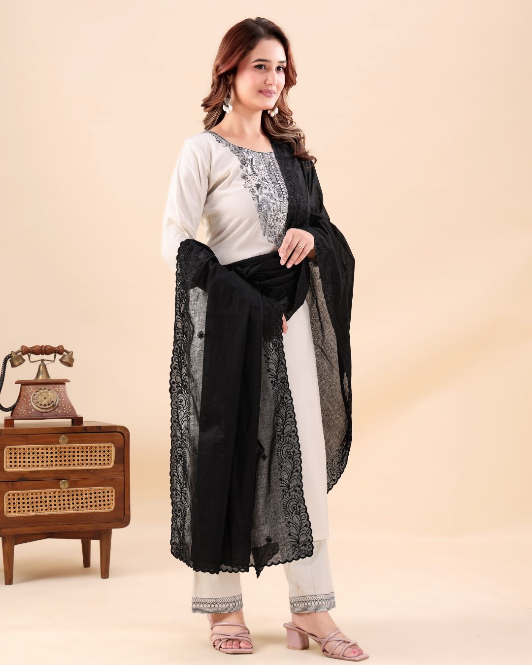 Black Cotton Mulmul Dupatta - Flora Trail