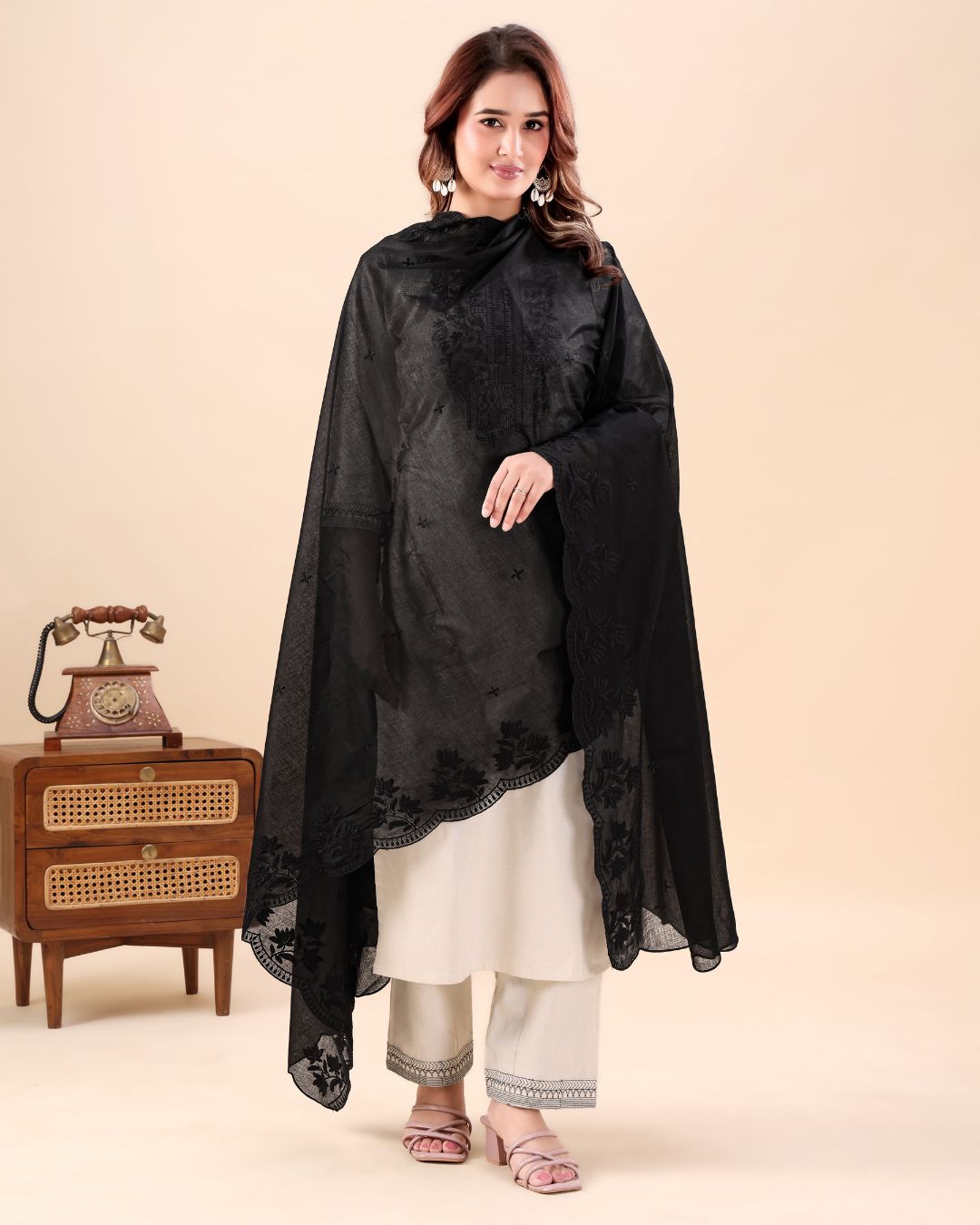 Black Cotton Mulmul Dupatta - Gul Mehar