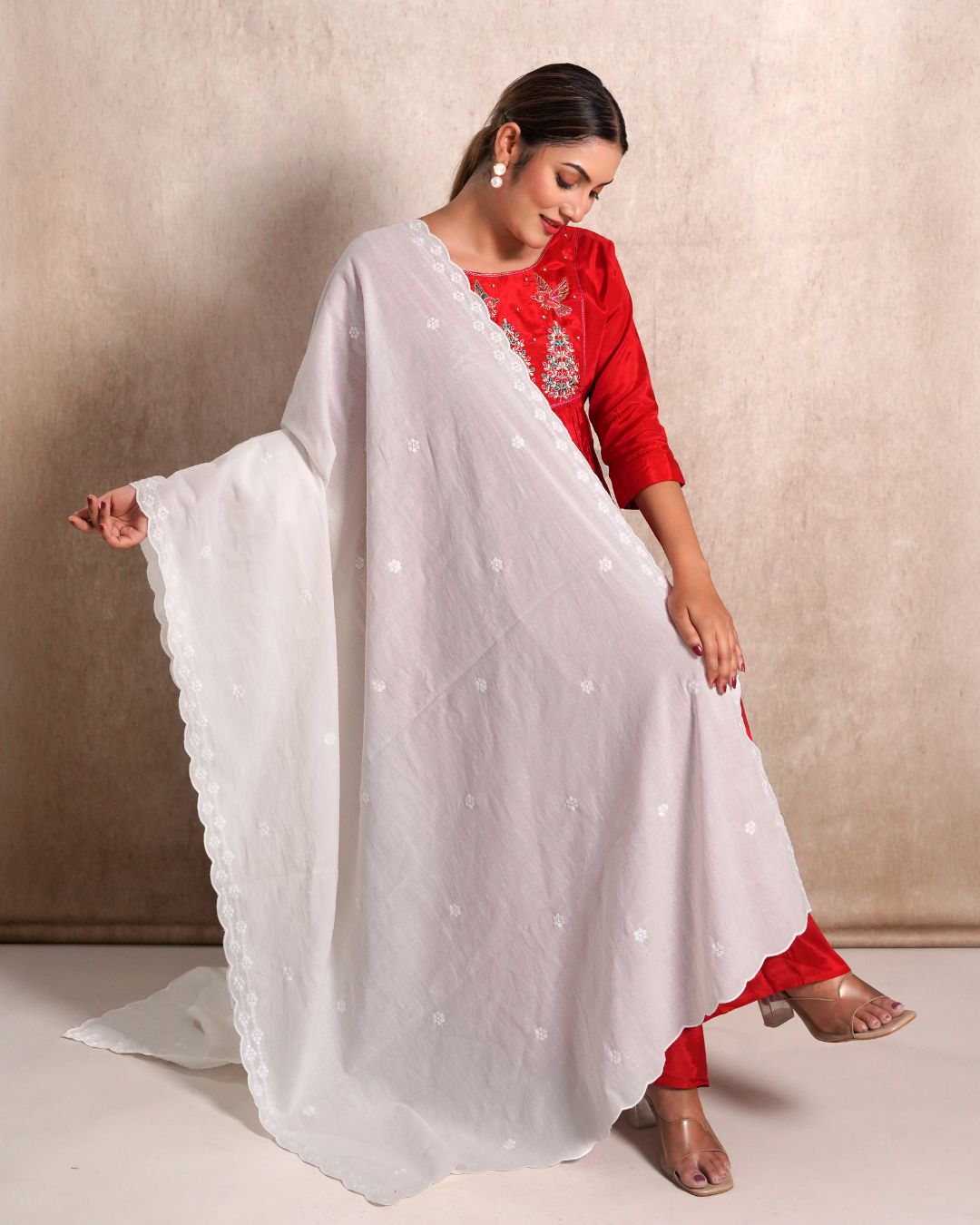 Dyeable Cotton Mulmul Dupatta - Daisy Veil