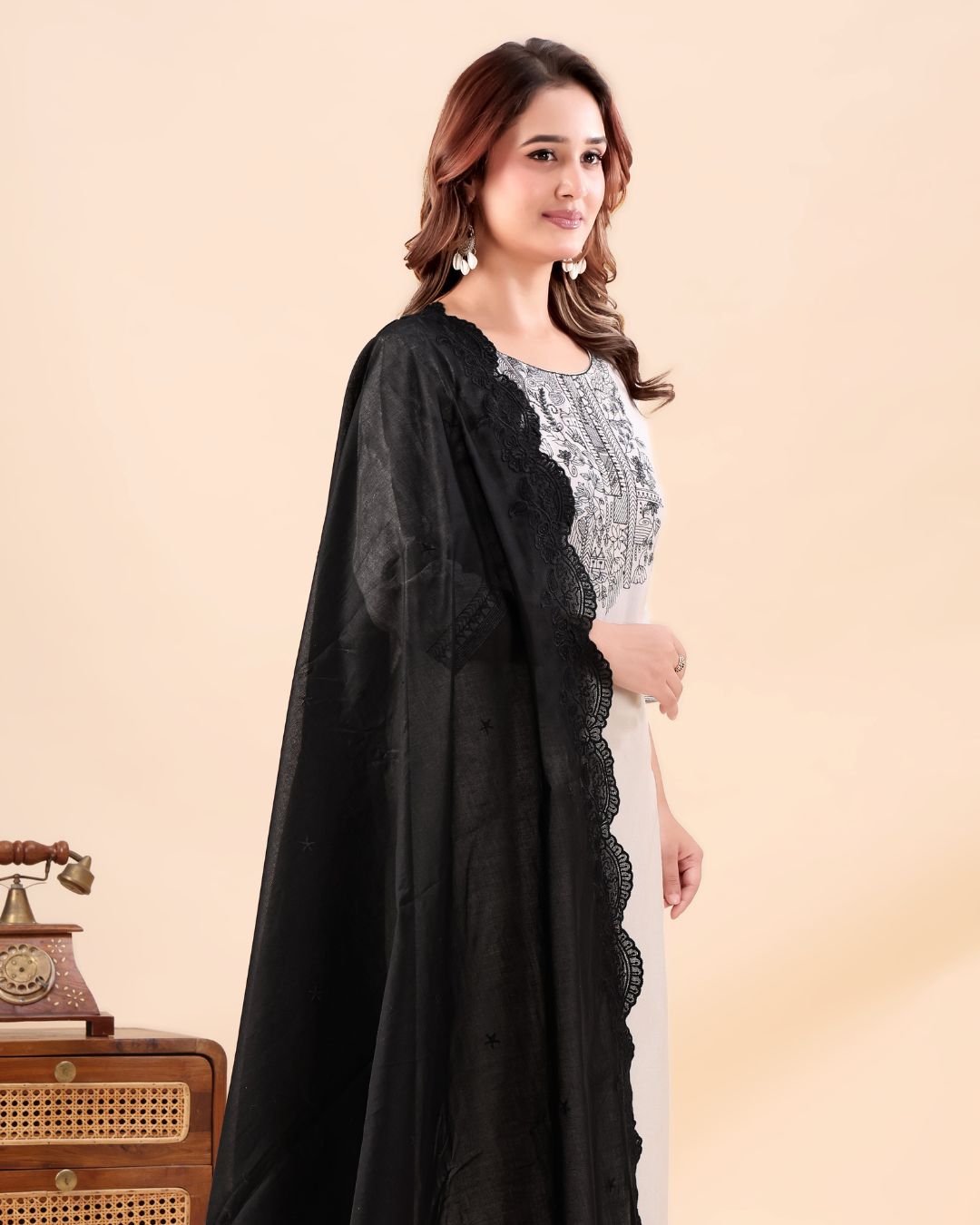 Black Cotton Mulmul Dupatta - Nayab Edge