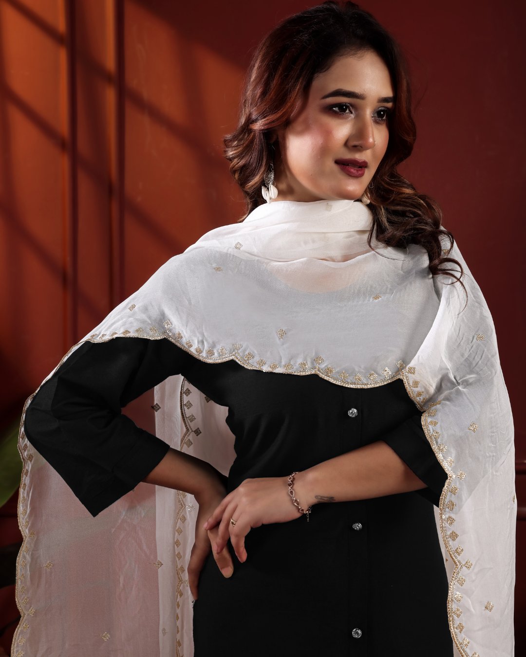 Dyeable Pure Organza Dupatta - Sunehri Kinari