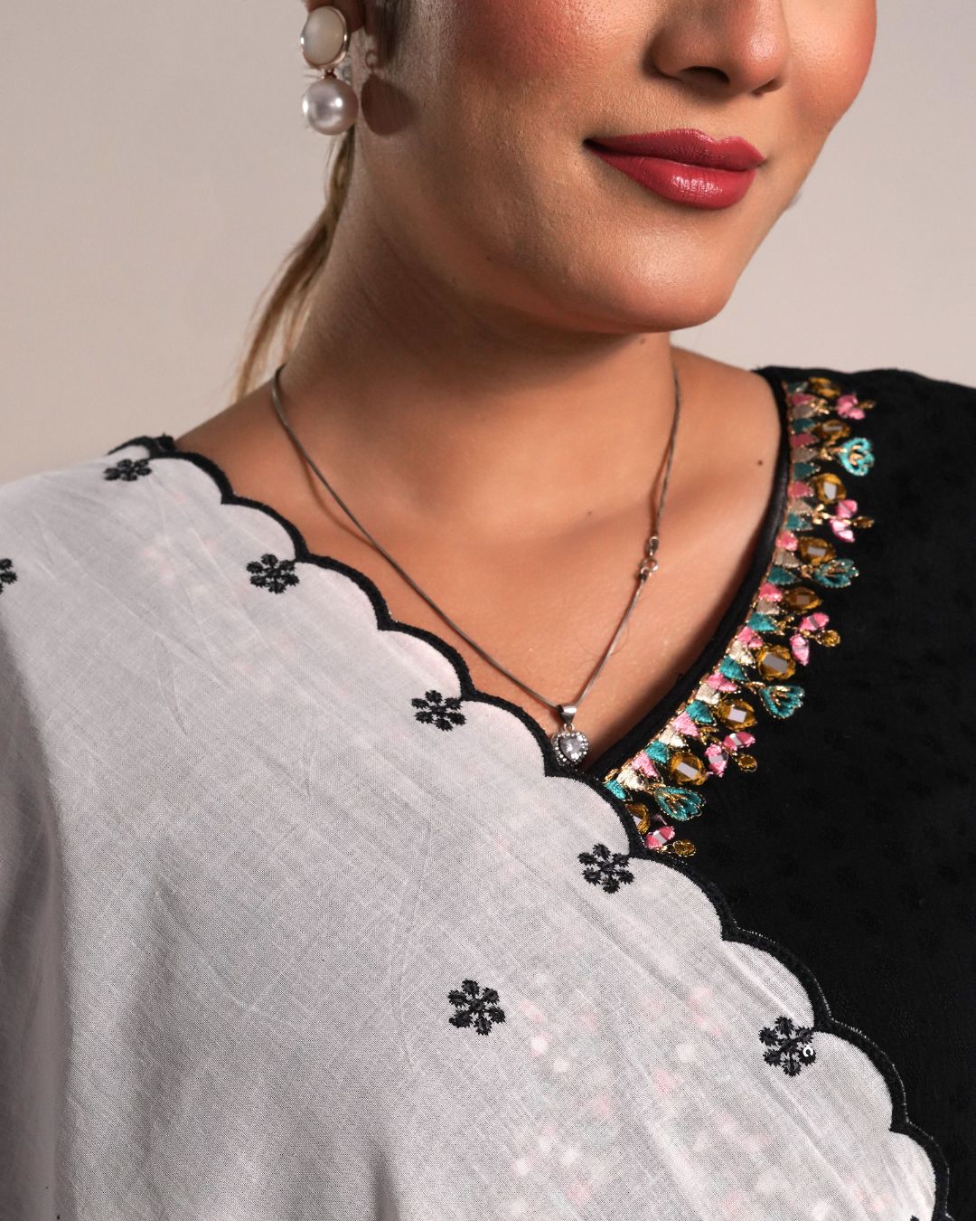 Dyeable Cotton Mulmul Dupatta - Turaas Motifs