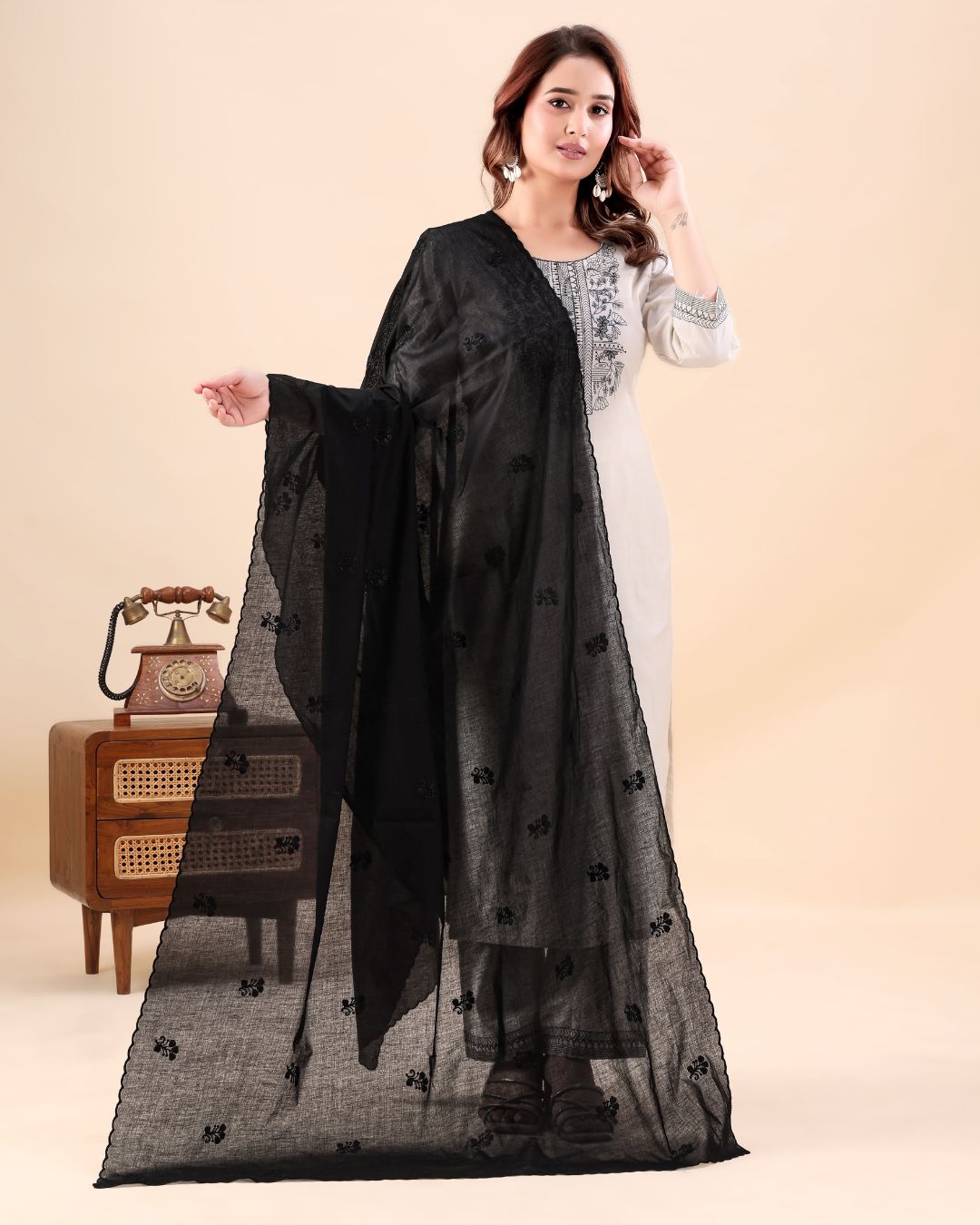 Black Cotton Mulmul Dupatta - Zareen Buti