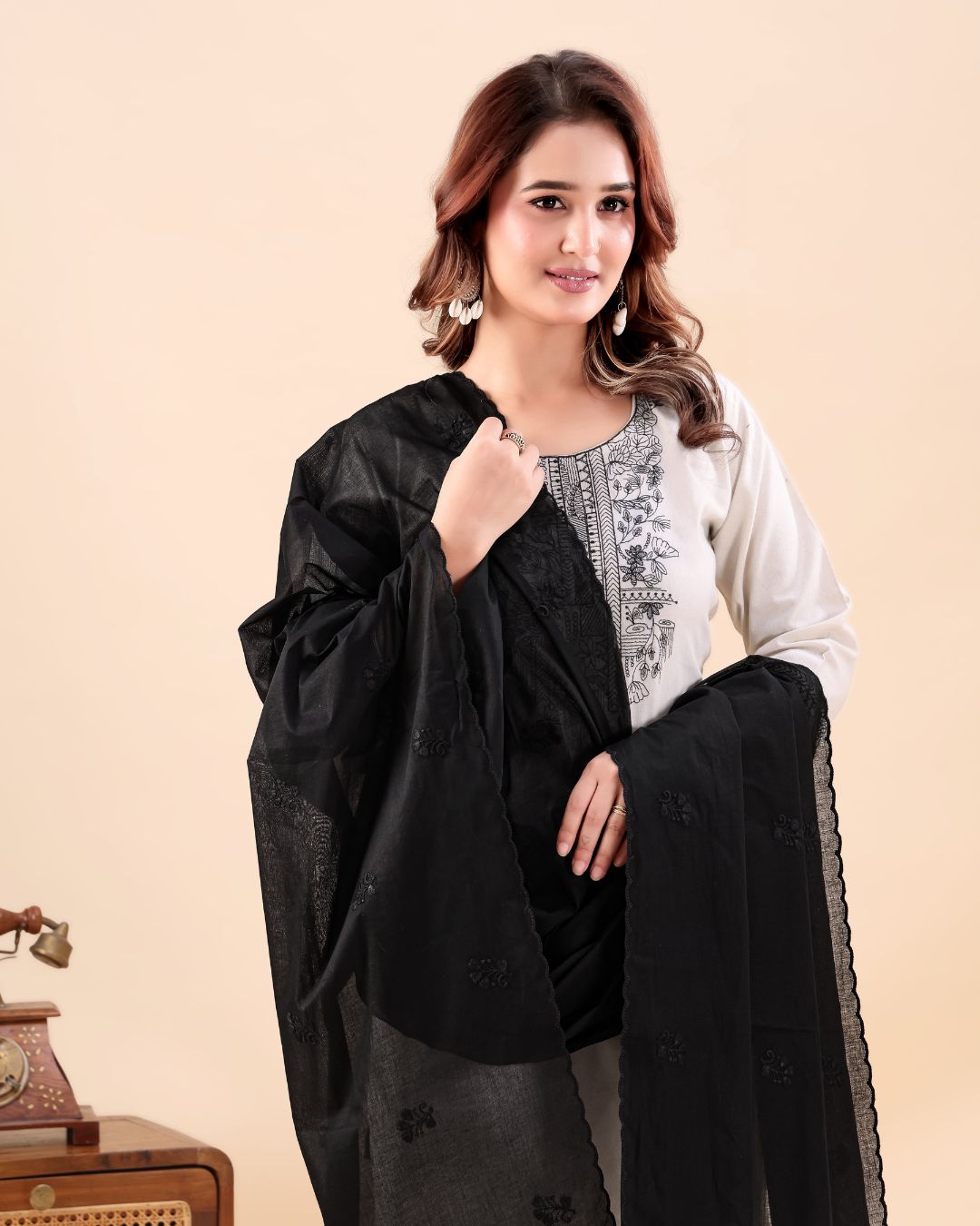 Black Cotton Mulmul Dupatta - Zareen Buti