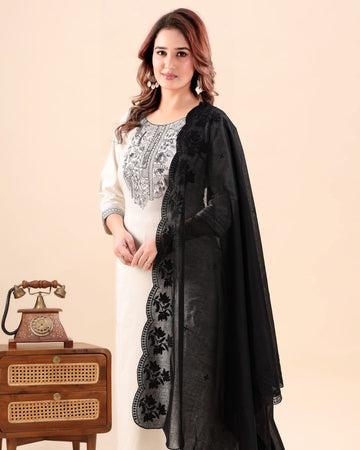 Black Cotton Mulmul Dupatta - Gul Mehar