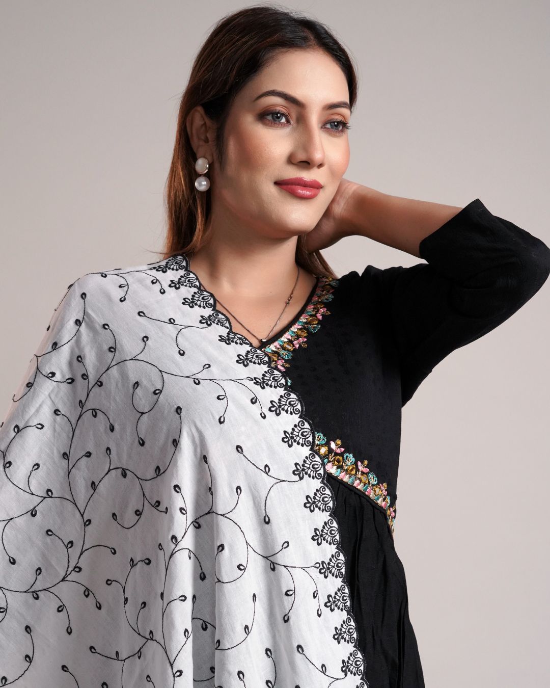 Dyeable Cotton Mulmul Dupatta - Classic Swirl