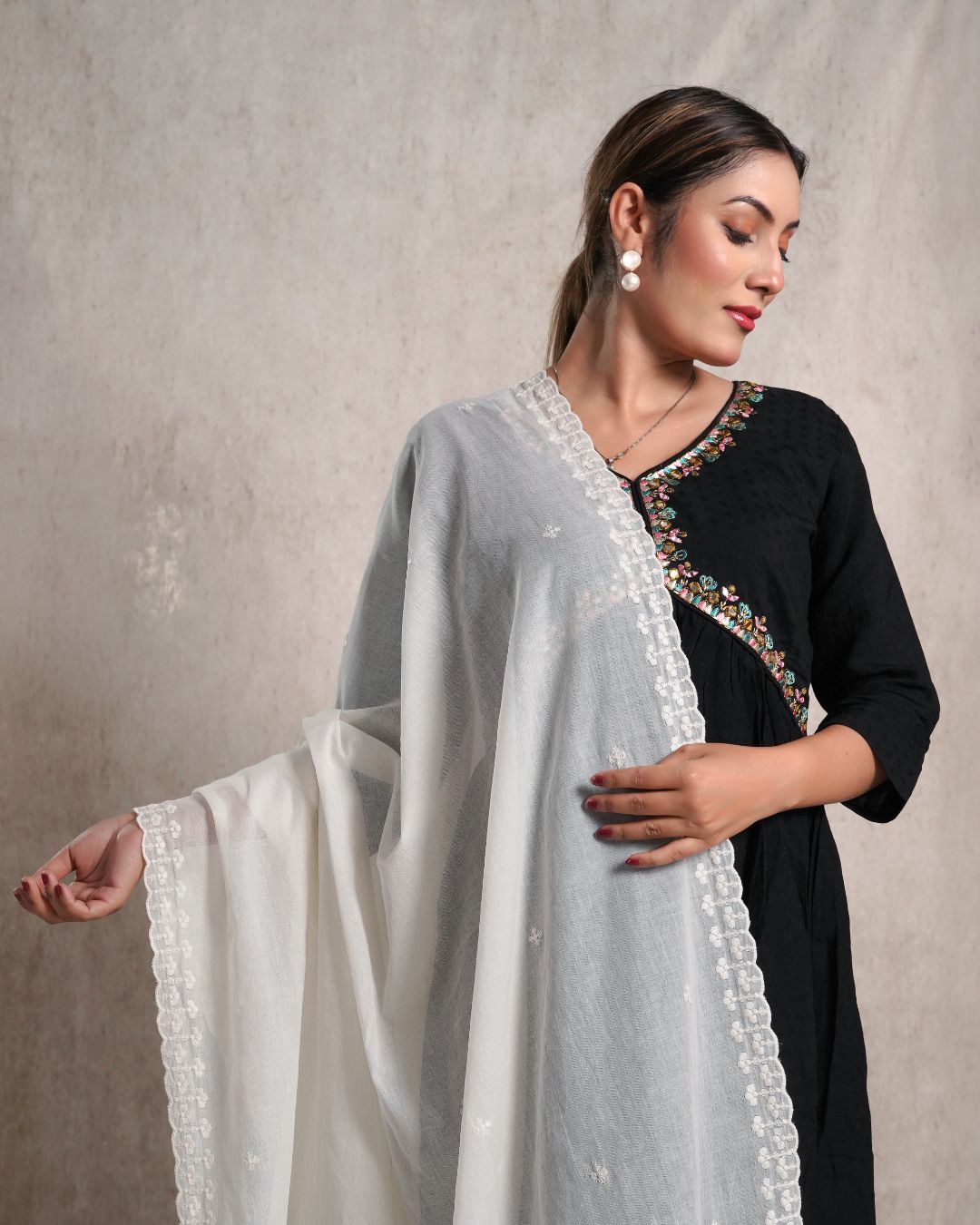 Dyeable Cotton Mulmul Dupatta - Florette