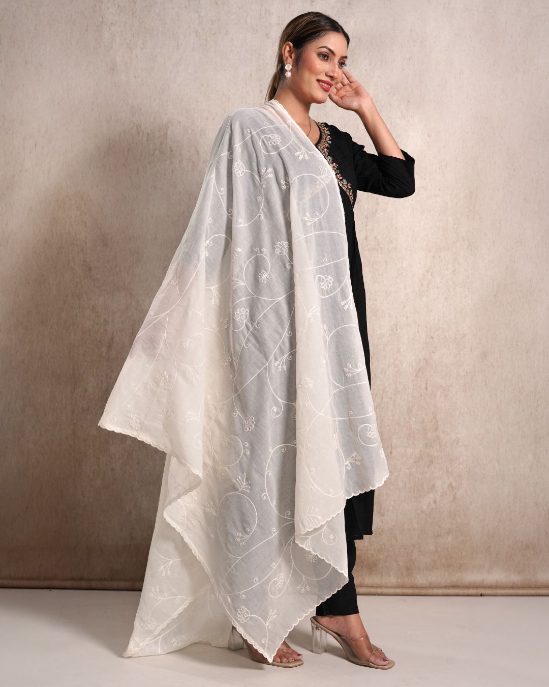 Dyeable Cotton Mulmul Dupatta - Botanic Trails