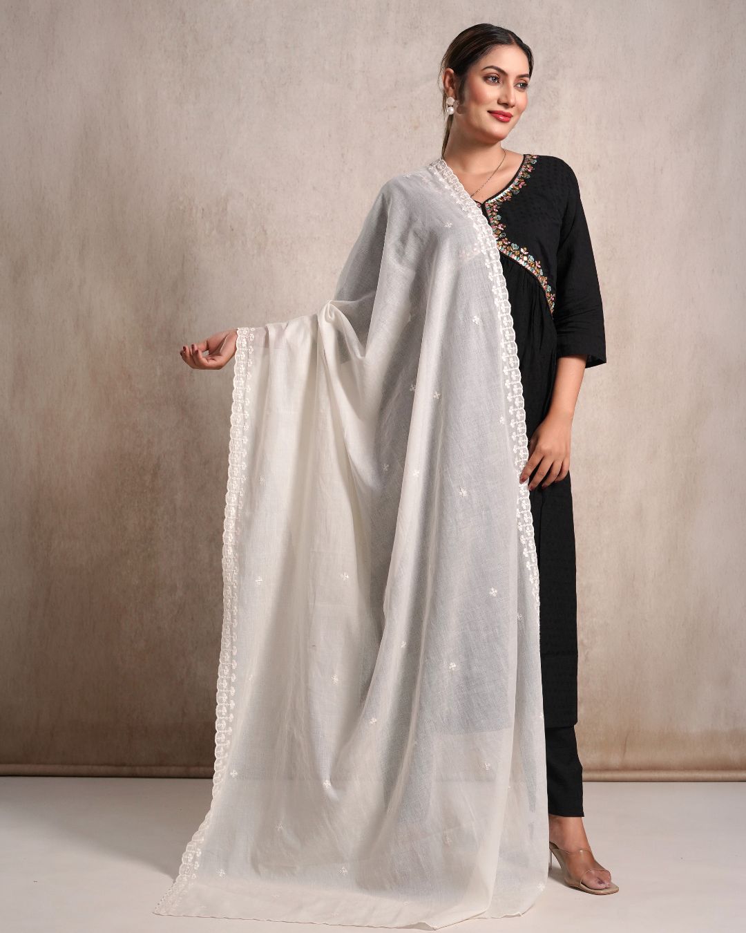 Dyeable Cotton Mulmul Dupatta - Florette