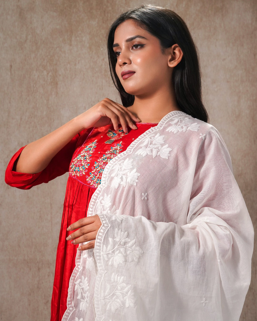 Dyeable Cotton Mulmul Dupatta - Flora Vine 1