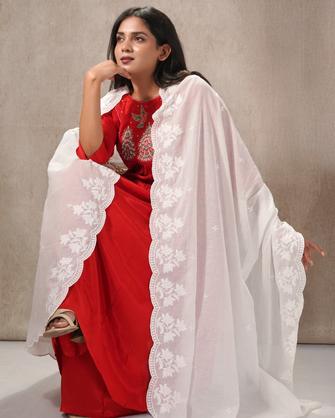 Dyeable Cotton Mulmul Dupatta - Flora Vine 4