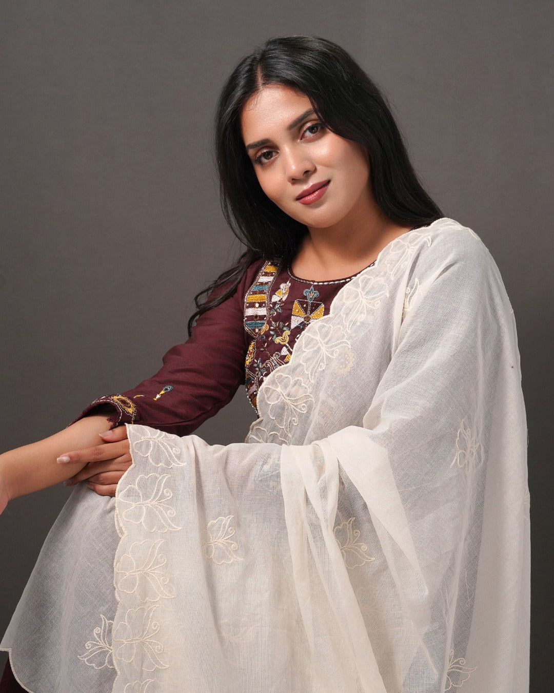 Dyeable Cotton Mulmul Dupatta - Flutter Motif 2