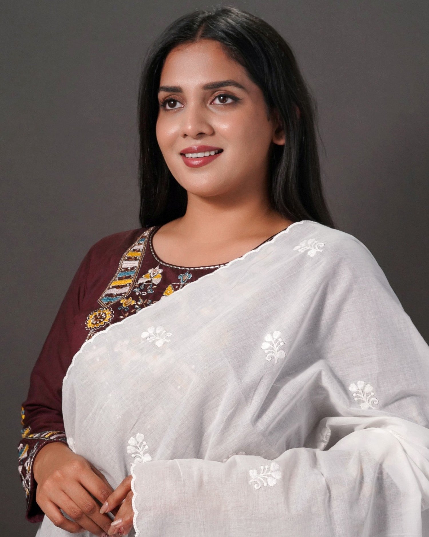 Dyeable Cotton Mulmul Dupatta - Heritage Scallop