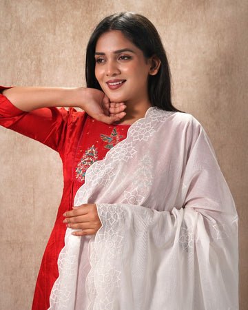 Dyeable Cotton Mulmul Dupatta - Lotus Curve