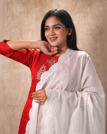 Dyeable Cotton Mulmul Dupatta - Lotus Curve 5