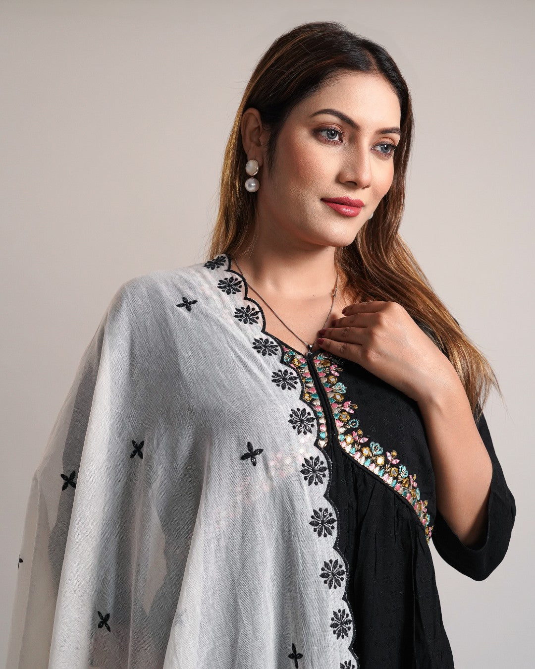 Dyeable Cotton Mulmul Dupatta - Soft Floral 2