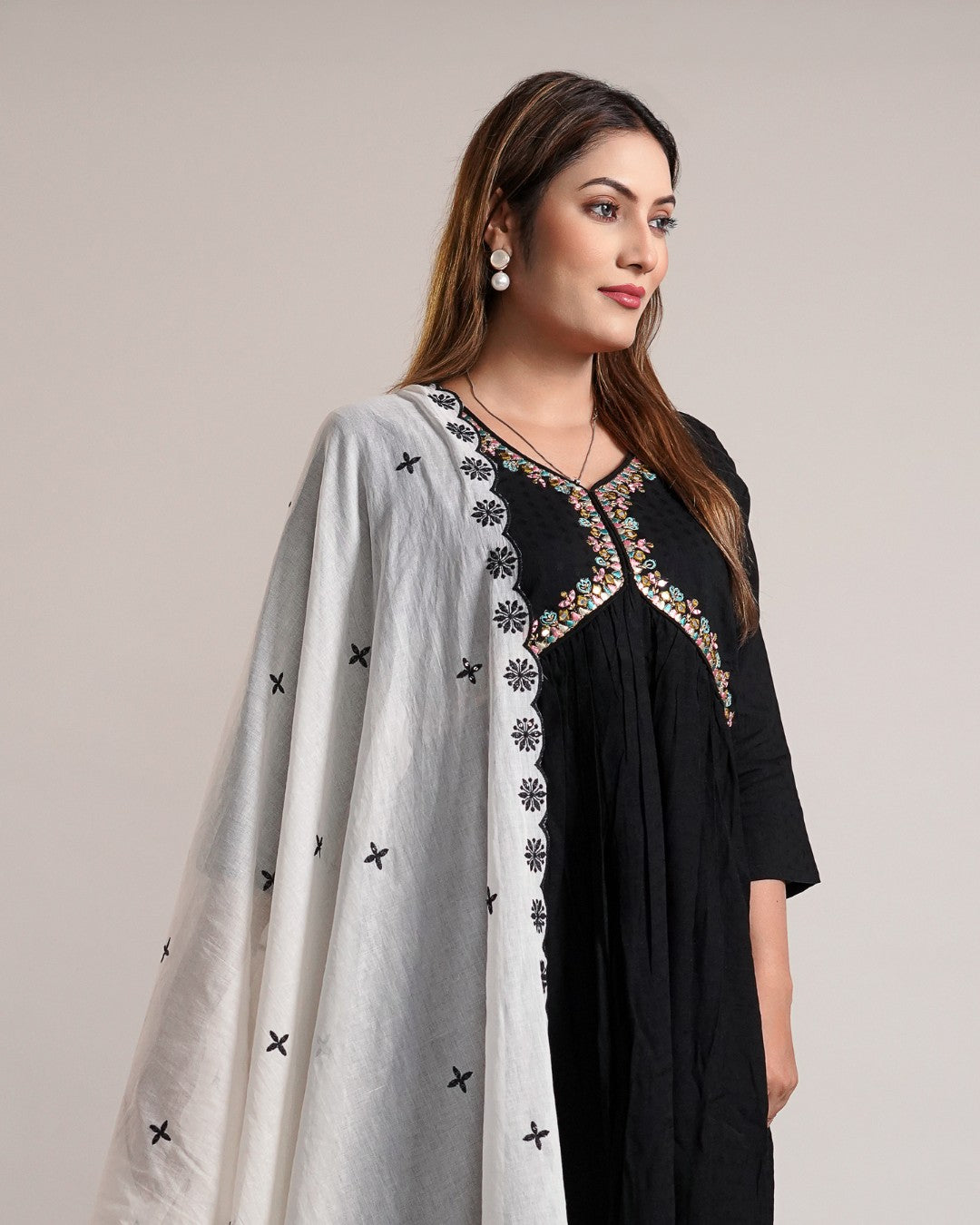Dyeable Cotton Mulmul Dupatta - Soft Floral