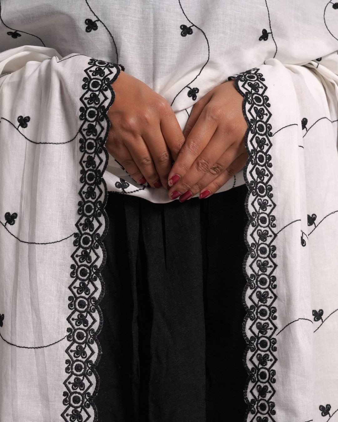 Dyeable Cotton Mulmul Dupatta - Flowy Waves