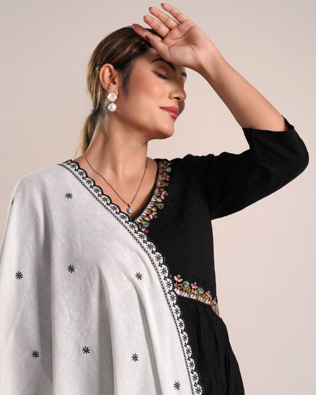 Dyeable Cotton Mulmul Dupatta - Motif Curves