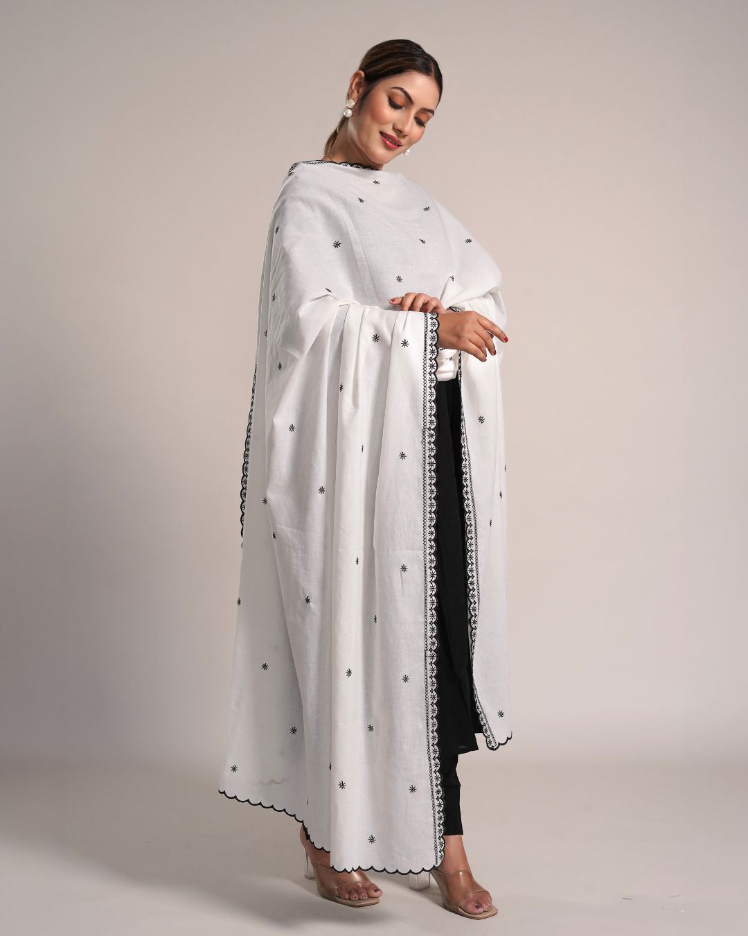 Dyeable Cotton Mulmul Dupatta - Motif Curves