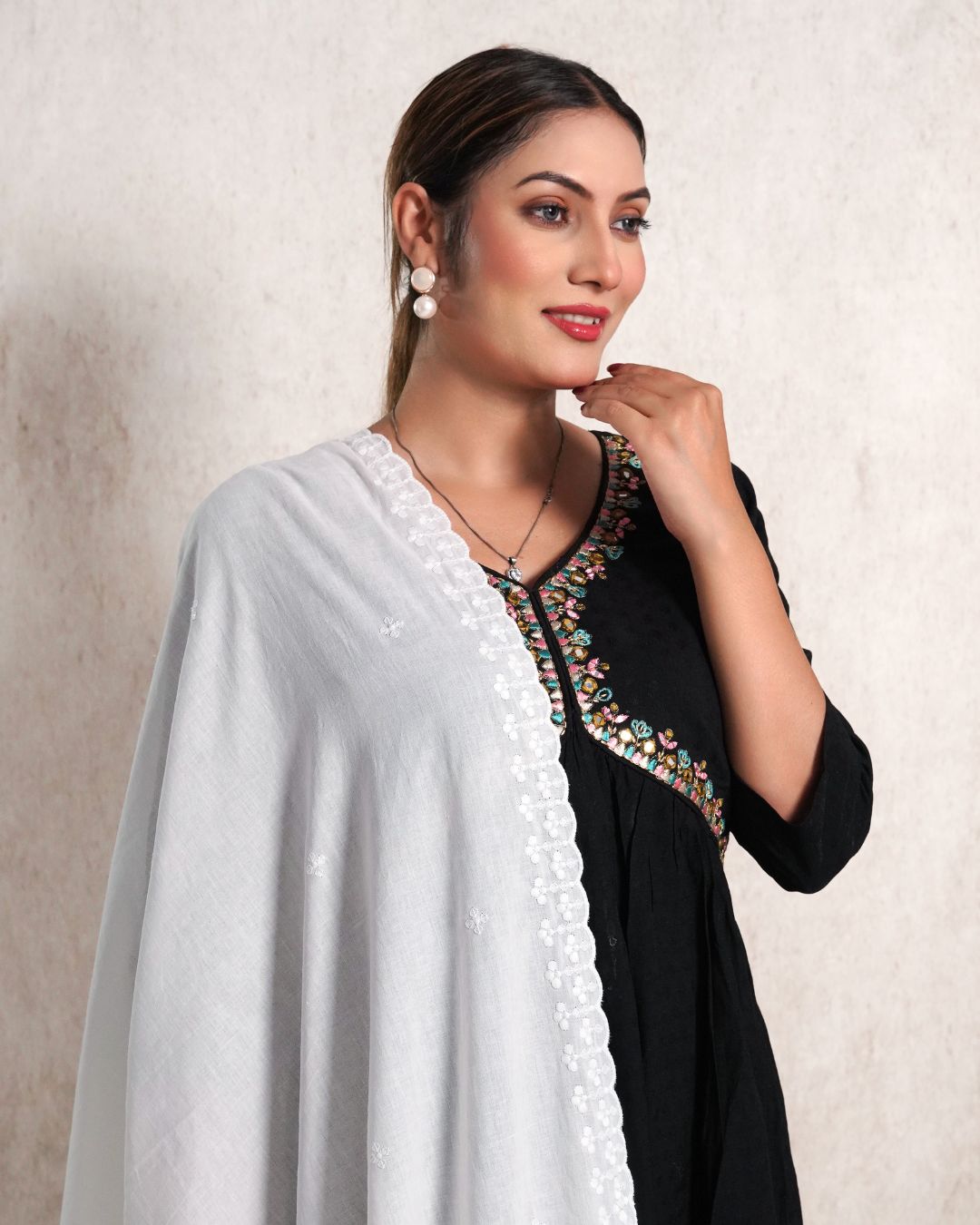 Dyeable Cotton Mulmul Dupatta - Florette