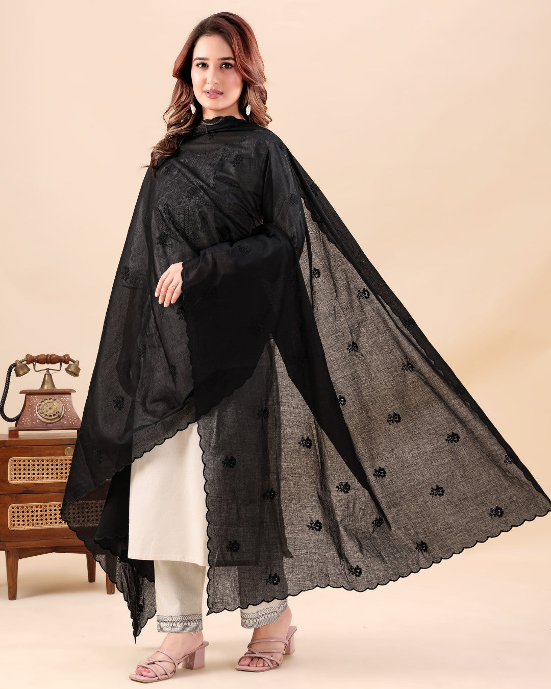 Black Cotton Mulmul Dupatta - Mehrab Grace