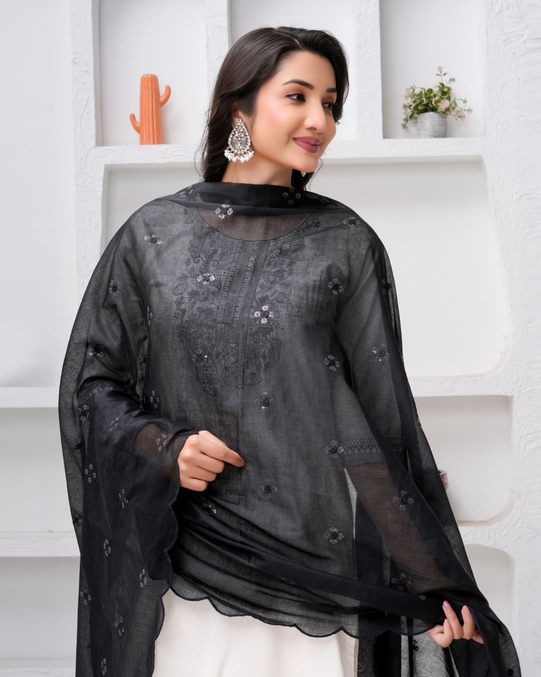 Black Cotton Mulmul Dupatta - Petite Motifs